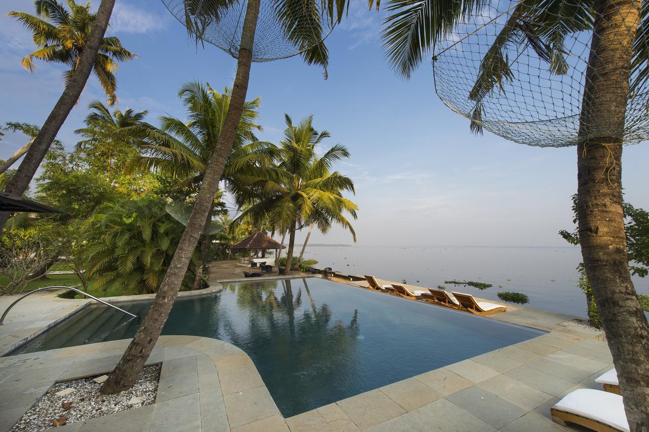 Purity At Lake Vembanad Mararikulam Exterior photo