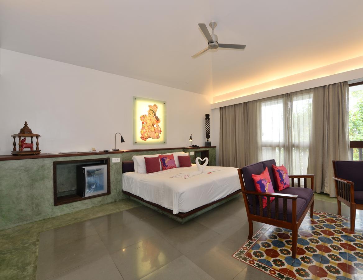 Purity At Lake Vembanad Mararikulam Exterior photo