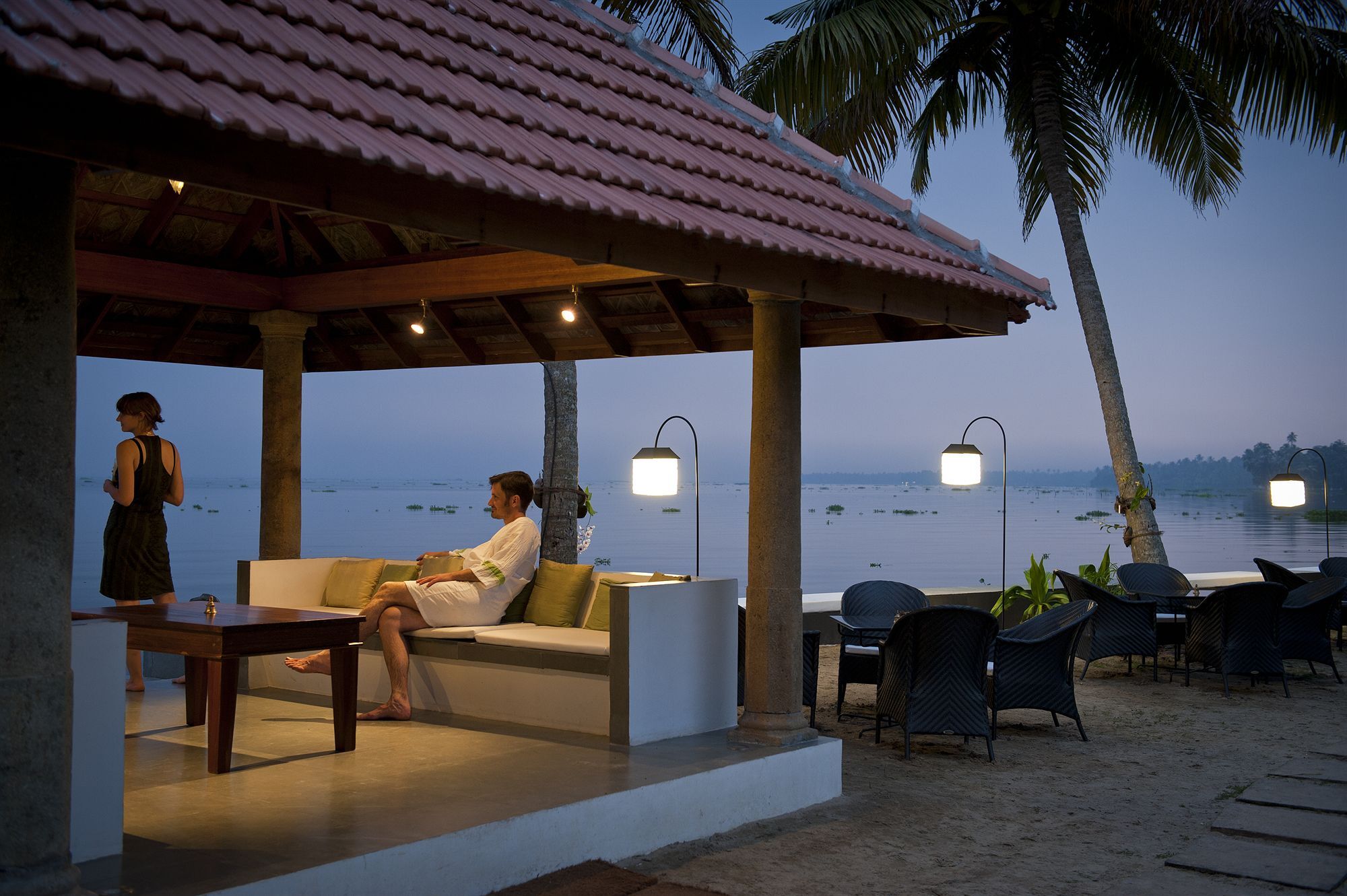 Purity At Lake Vembanad Mararikulam Exterior photo